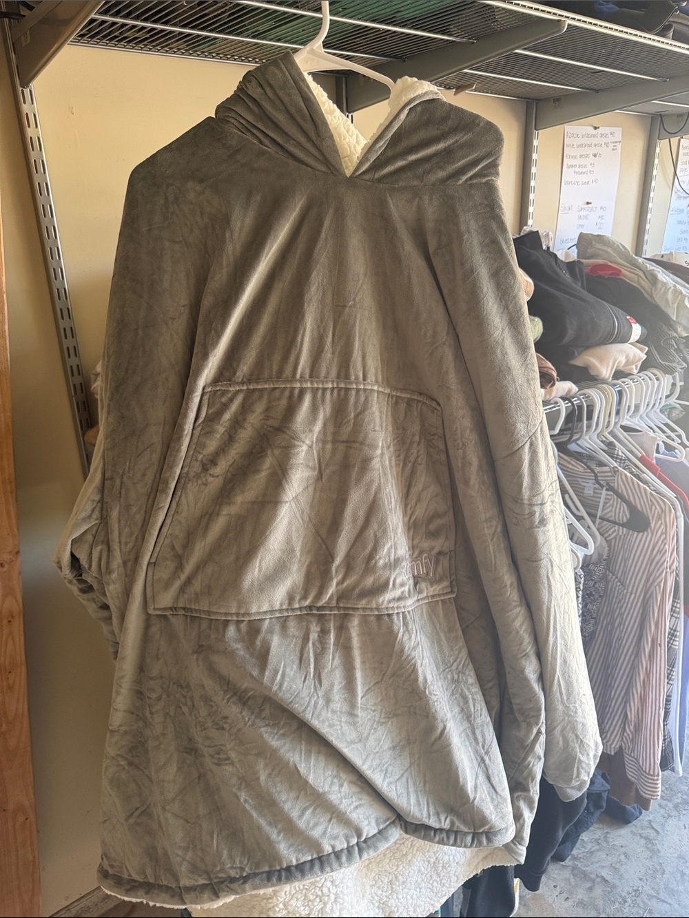 Cozy Oversized Hooded Throw in Gray